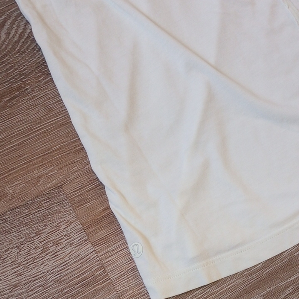 lululemon athletica Light Green Short Sleeve Tee - Picture 6 of 6
